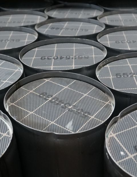 wkład ceramiczny z katalizatorów